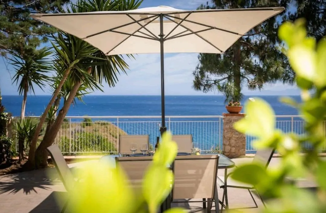 펜션 Villa'S Apartment On The Beach, Swimming Pool A/C 팔레르모